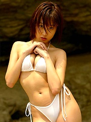 Sexy Japanese teen enjoys modeling in tight shorts