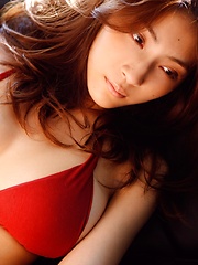 Busty asian Asana Mamoru in great sexy posing