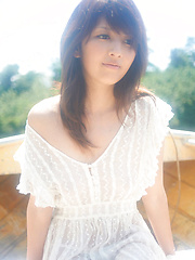 Neo Asian babe in short skirt loves playing in dangerous places