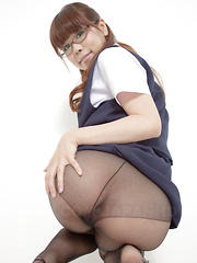 Hot darling Amu Umino shows her stockings