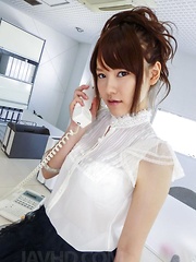 Yui Uehara undresses to oil her fine boobs and to finger peach