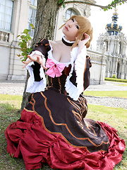 Saku Asian is amazingly beautiful lady in traditional dress