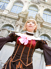 Saku Asian is amazingly beautiful lady in traditional dress
